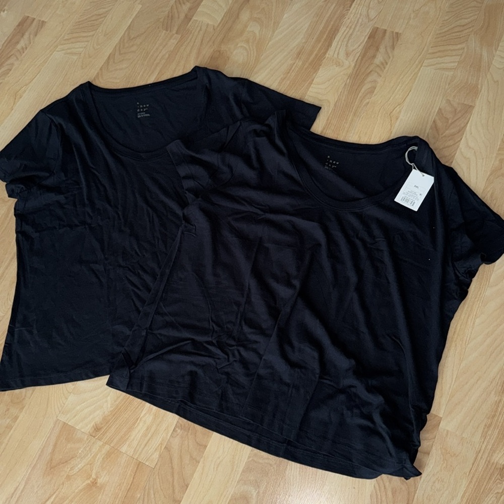 Black Two Pack T-Shirts, Size XXL, Women’s Scoop Neck Tees, NIP
